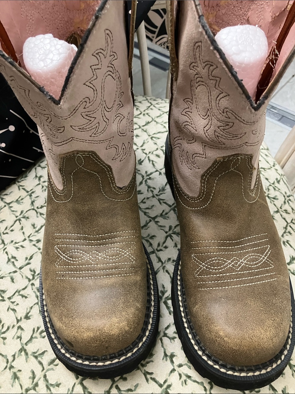 Women’s Ariat  pink and brown Boots